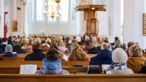 Waarom Zitten Er Zoveel Meer Vrouwen In De Kerk Dan Mannen Is Dat Echt