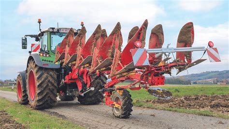 top agrar Fahrbericht Pöttinger Servo 4000 Plus Robuster Fünfschar Pflug