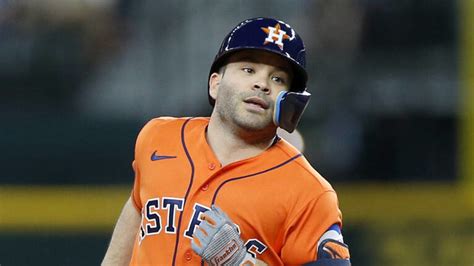 Watch Jose Altuve Breaks Out Of Slump With Solo Home Run In Game 3 Of