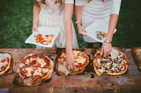 Fun Ways To Organize A Pizza Bar At Your Wedding Weddingomania