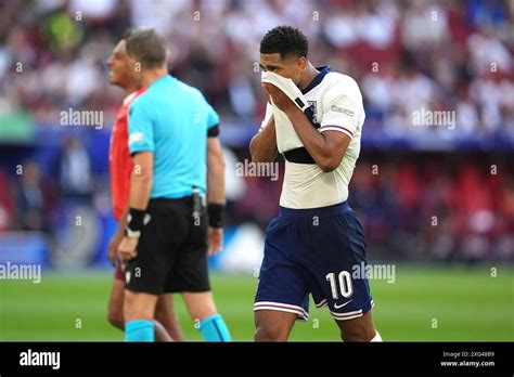 Der Englands Jude Bellingham reagiert während der UEFA Euro 2024 dem