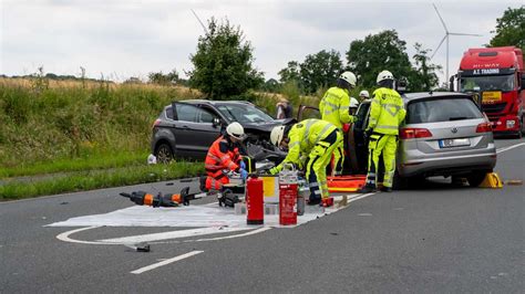 Missgl Cktes Berholman Ver Mann F Hrt In Gegenverkehr Mutter Und