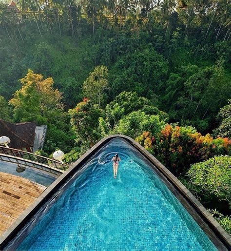 10 Kolam Renang Di Bali Ini Menawarkan View Alam Yang Menawan Wedang