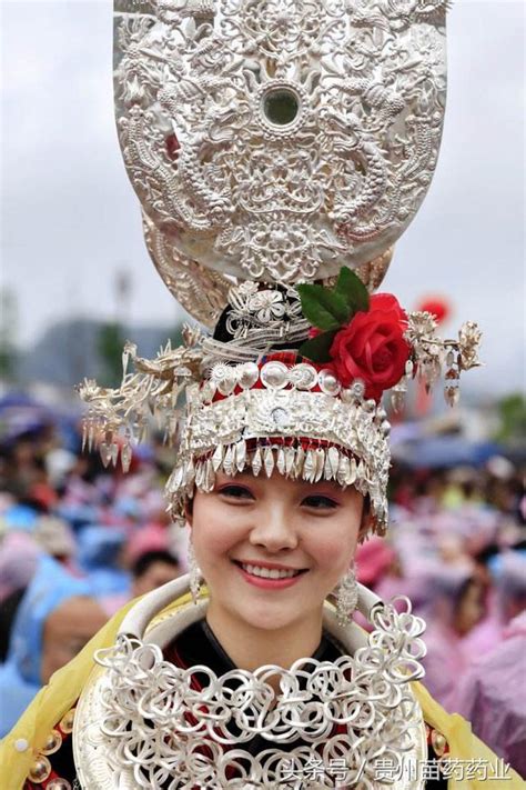 阿祖講苗族：美麗的苗族服飾和苗族姑娘 每日頭條