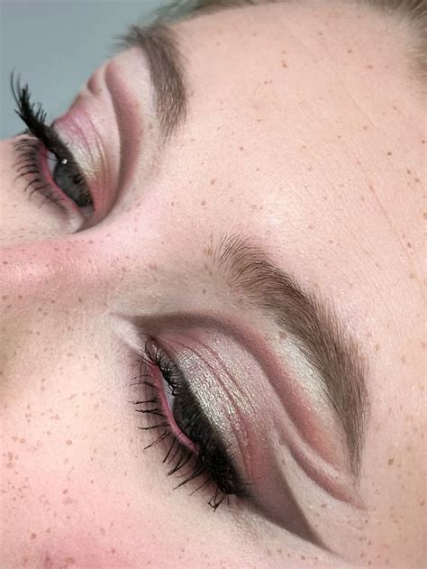 Instagram pidlitok Nude makeup Creative makeup Тамми Танука Принц лебедь Swag makeup