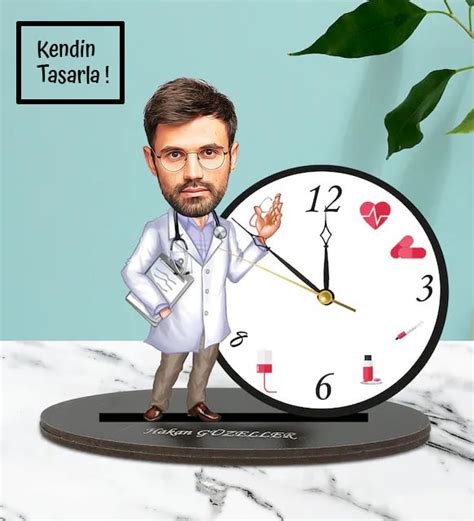 Kendin Tasarla Doktor Karikatürlü Ahşap Biblo Masa Saati