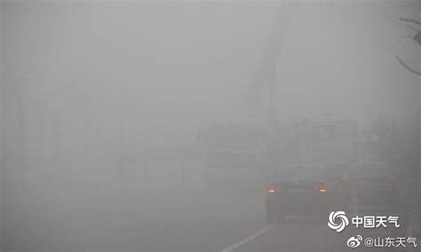 一片模糊！今晨山东威海遭遇强浓雾天气 整个城市深陷“雾海”手机新浪网