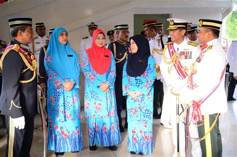 Istiadat Perbarisan Menjunjung Kasih Kdymm Seri Paduka Baginda Yang Di