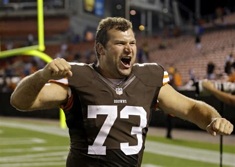 Browns tackle Joe Thomas was an iron man, Cleveland's own on his NFL ...