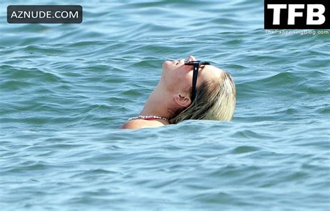 Alessia Russo Sexy Seen Flaunting Her Hot Bikini Body At The Beach In Italy Aznude