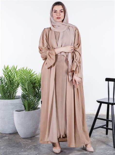 K Abaya Set Nude Abaya Set That Includes A Pleated Inner Dress And A