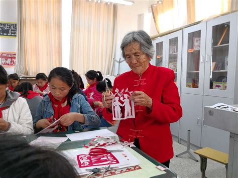 剪纸进校园 非遗发“新芽”——合沟小学积极开展剪纸传承活动学校新闻新沂市合沟中心小学