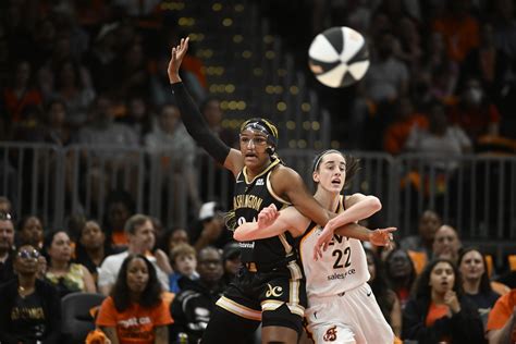 Opinion Caitlin Clarks Fans Need To Show Respect For The Wnba The