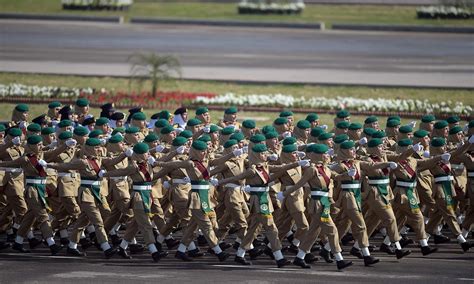 In pictures: The Pakistan Day parade - Pakistan - DAWN.COM