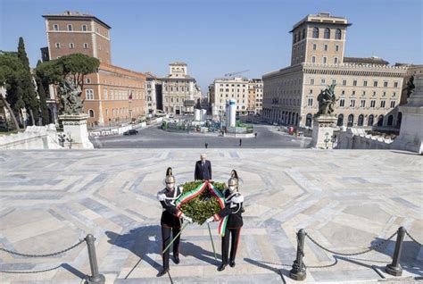 Aprile Festa Della Liberazione Presidente Mattarella Da Solo Per