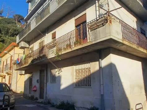 Vendita Appartamento Messina Bilocale In Via Giarre Secondo Piano