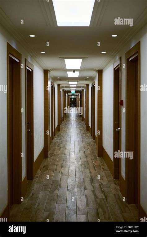 Long Hallway Hall Hi Res Stock Photography And Images Alamy