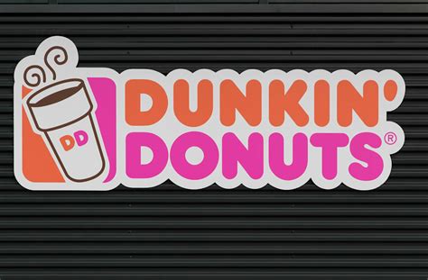 Dunkin Donuts Employee Tells Officer We Don T Serve Cops Here