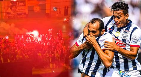 Alianza Lima Vs Universitario Blanquiazules Se Motivan Con Banderazo A