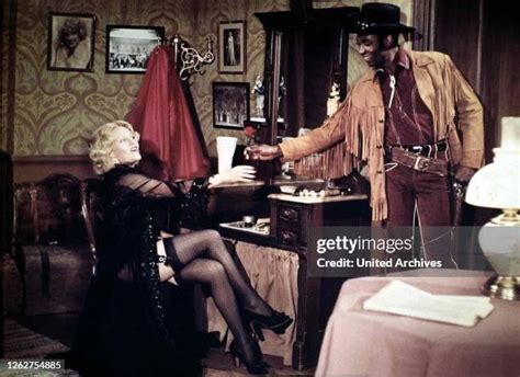 Blazing Saddles 1974 Film Photos and Premium High Res Pictures - Getty ...