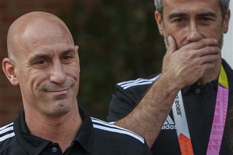 Frauenfußball Tritt Spaniens Verbands Boss Luis Rubiales nach Kuss