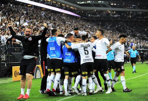 Corinthians chega à 17ª final no século e tem aproveitamento de 83