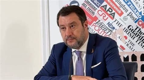 Mozione di sfiducia a Salvini Lega Accordo con Putin non ha più