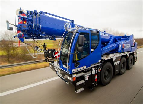 THW neue Brückenbau Krane Feuerwehr Objektiv