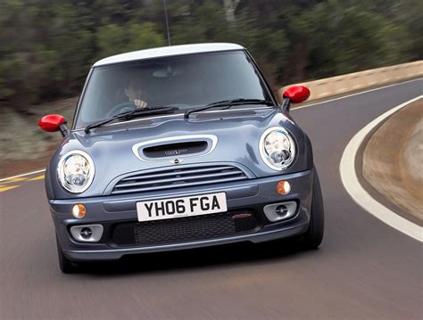 MINI Cooper S Hatchback Review (2002 - 2006) | Parkers