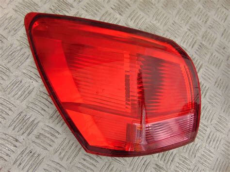 NISSAN QASHQAI J10 LAMPA TYLNA PRAWA 06 Shrot Pl