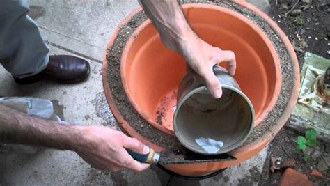 DIY Zeer Pot fridge keeps your food and drinks cool in summer heat ...