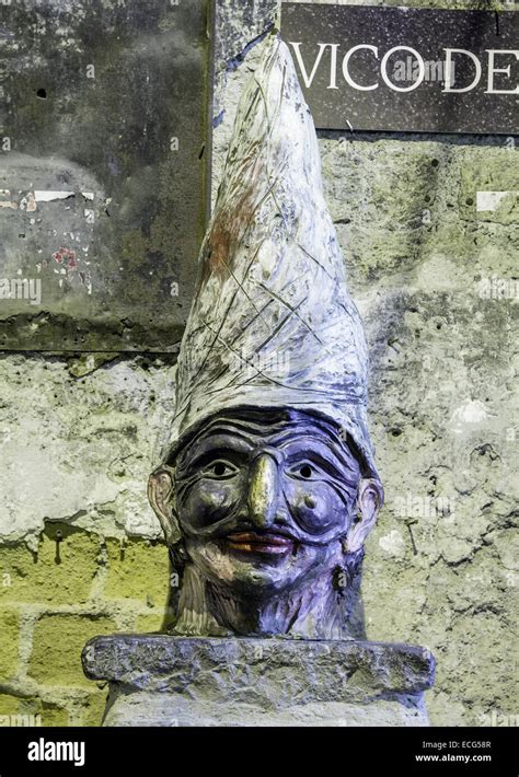 Pulcinella Mask Statue Naples Banque De Photographies Et Dimages