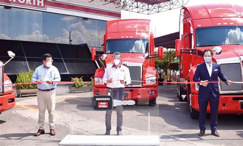 FEMSA RENUEVA SU FLOTA CON 45 TRACTOCAMIONES KENWORTH HC Camión