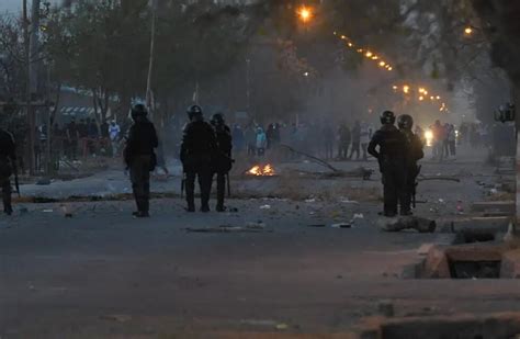 Intentos De Saqueos En Mendoza Hubo Enfrentamientos Con La Polic A