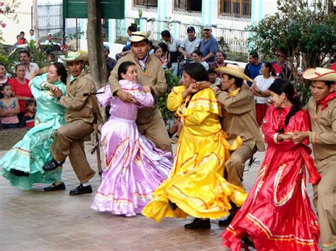 Yuscar N Celebra Su Feria Patronal Y A Os De Fundaci N Diario Roat N