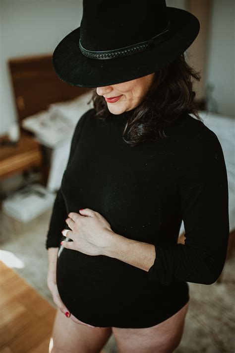 A Maternity Photoshoot At Home In Brooklyn Lucie B Photography