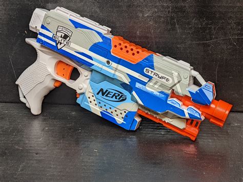 Nerf N Strike Elite Stryfe Blaster Barn