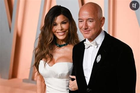 Pathétique Jeff Bezos s incruste sur la photo d un groupe de sex symbols aux Oscars les