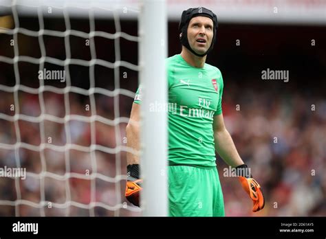 Arsenal Goalkeeper Petr Cech Stock Photo Alamy