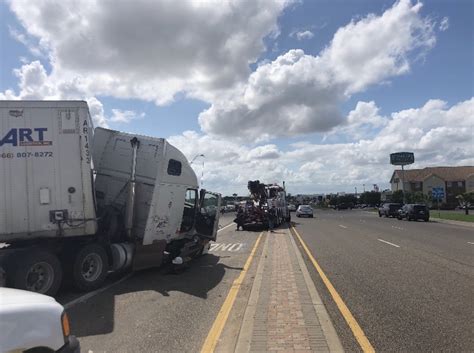 Lpd Separate Accidents Close Northbound Lanes On Loop 20