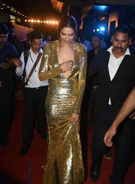 Deepika Padukone Nip Slip Wardrobe Malfunction Pic From XXx Return Of