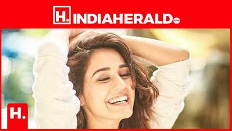 Hot Actress Disha Patani Stunning Images