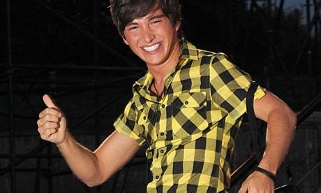 Big Brother Ingl S Tem Estudante Brasileiro Gay Patr Cia Kogut O Globo