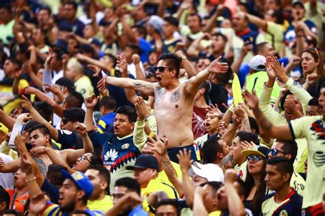 ¡pura Vida Fanáticos De Costa Rica Llegan Al Estadio Azteca Para