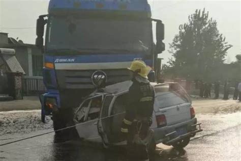 河北发生一起两车相撞严重车祸 2人身亡 新浪汽车