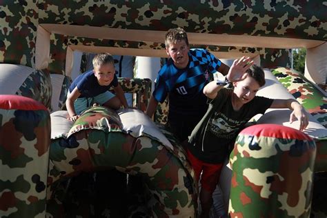 Fotogalerie Legenda Hot Wheels V Brn D Tsk Sny Si V Kr Lov Poli Plnili Mal I Velc