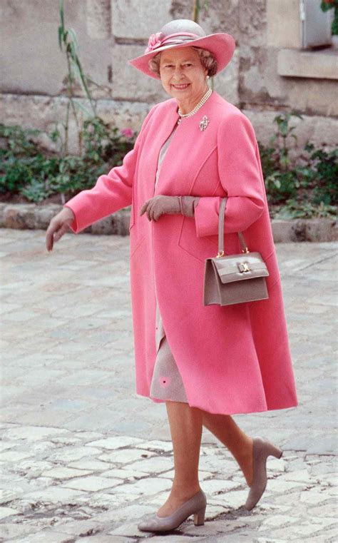 Queen Elizabeths Best Outfits Her Most Iconic Looks Of All Time