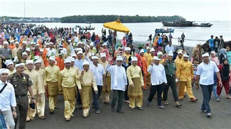 Upacara Adat Jambi Makna Fungsi Dan Waktu Pelaksanaan