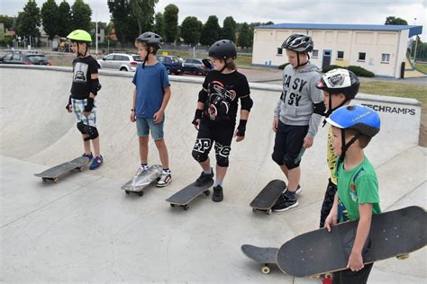 Pleszew Skatepark Oblegany Przez Dzieci I Doros Ych Nowo Ci Na