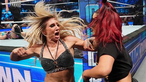 Iyo Sky Vs Charlotte Flair Por El Título Parte 2 Wwe Smackdown 20 De Octubre 2023 Español